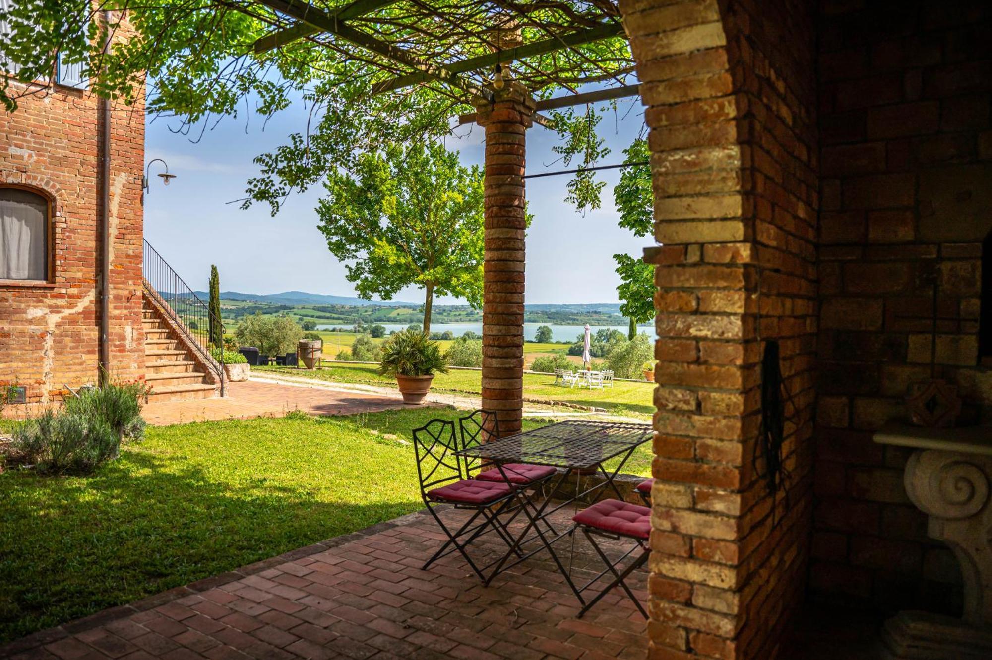 Agriturismo Poggio Antico Binami Buitenkant foto